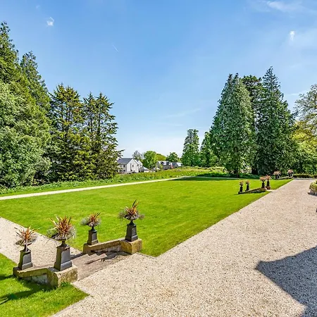 Daire The Wilfred Stone Cross Mansion