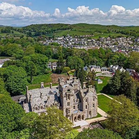 The Wilfred Stone Cross Mansion Daire