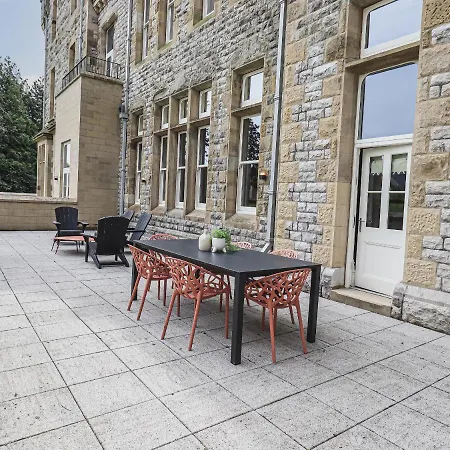 The Wilfred Stone Cross Mansion Apartment *