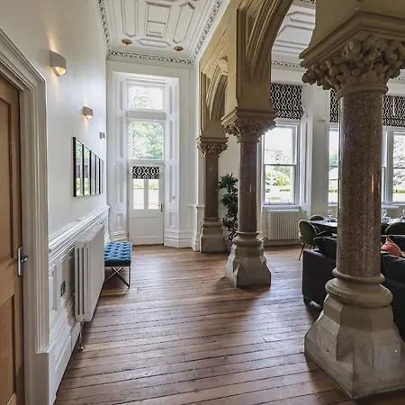 The Wilfred Stone Cross Mansion Apartment