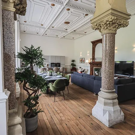 The Wilfred Stone Cross Mansion Apartment *