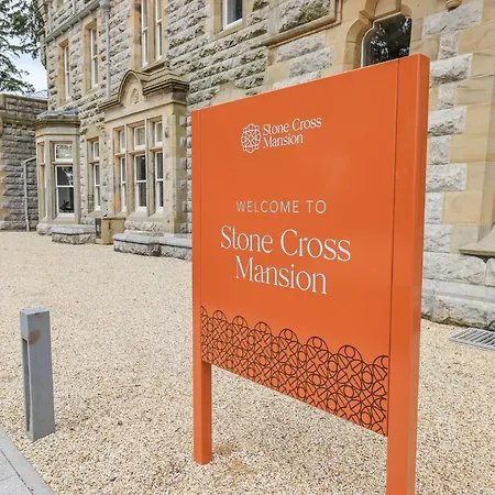 The Wilfred Stone Cross Mansion Apartmán